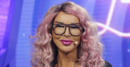Strzaskana na mahoń Ewa Minge chwali się nagraniem w WYCIĘTYM kostiumie kąpielowym (FOTO)