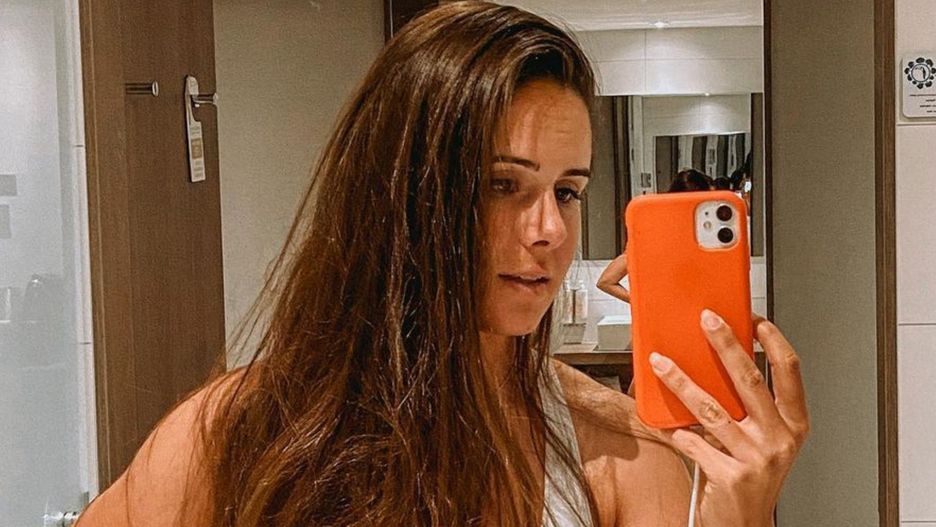Kolarka sprzedaje swoje zdjęcia w bikini