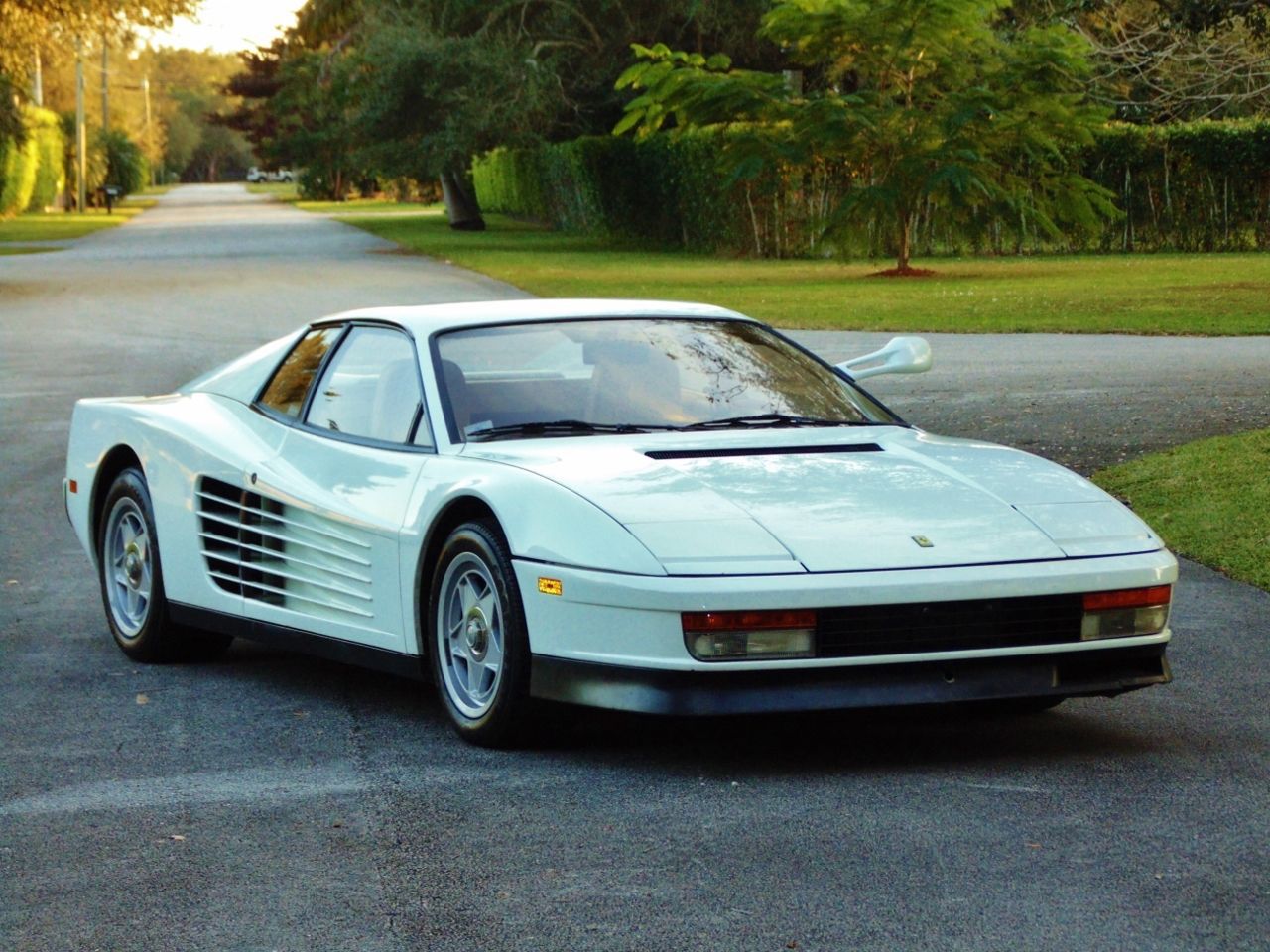 FERRARI TESTAROSSA 1986 – OK. 6000000 PLN – USA