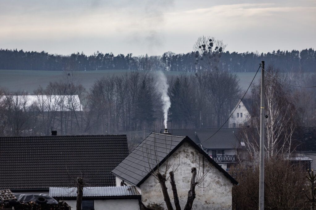 Mają najgorsze powietrze w Polsce. Oto smogowi rekordziści