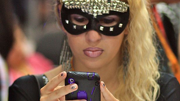 W skrócie: 20 lat SMS-a, papież na Twitterze, wideo z planu "Gry o tron" 1