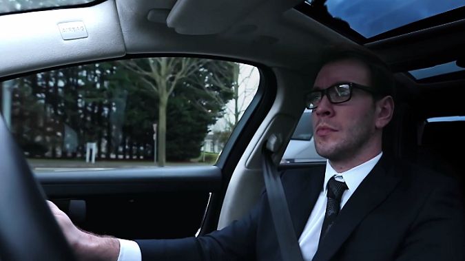 Film dnia: Motoryzacja przyszłości według Jaguara. Rozszerzona rzeczywistość na przedniej szybie 1