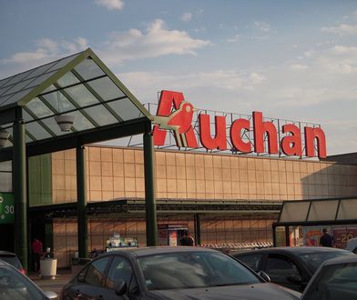Auchan wprowadza do oferty markową odzież używaną. Ceny już od 7 zł