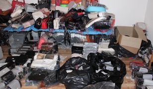 Mazowieckie. Zlikwidowano magazyn z podrobioną odzieżą i tekstyliami