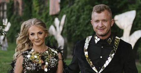 Dawid Narożny i Joanna prezentują ślubne stylizacje. Internauci bezlitośni: "JAK NA DYSKOTEKĘ" (FOTO)