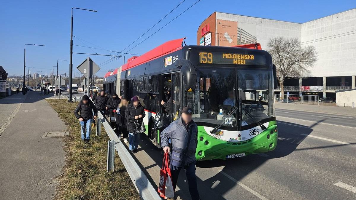 Pasażerowie musieli opuścić trolejbus, który uległ awarii