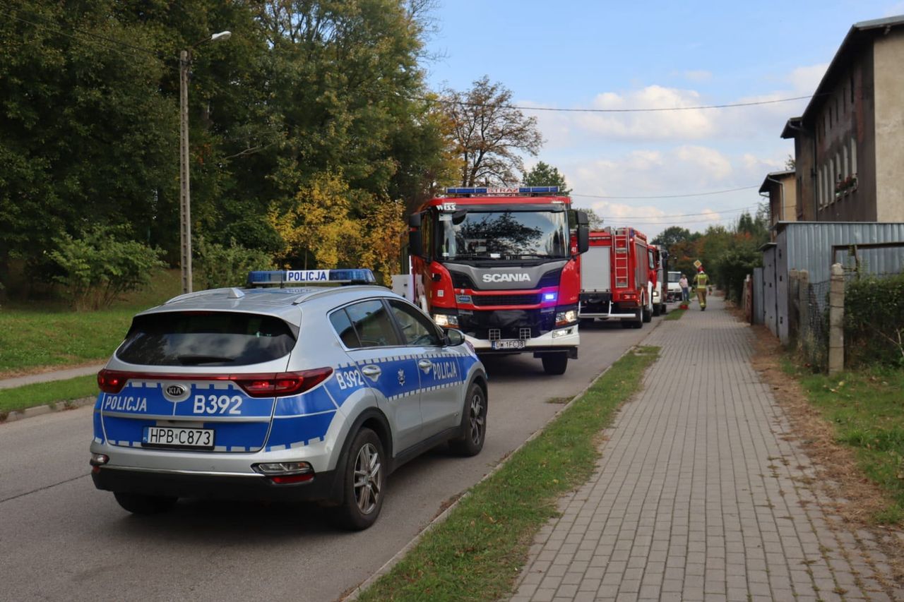 Wincentów: Zderzenie osobówki z cysterną z gazem. Jedna osoba ranna, cysterna stanęła w płomieniach. W akcji 80 strażaków z czterech powiatów