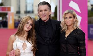 Ethan Hawke zabrał na czerwony dywan żonę i 15-letnią córkę