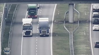 Żyrardów: Zawodowi kierowcy nadal lekceważą przepisy na A2. 20 wykroczeń w zaledwie 3 godziny