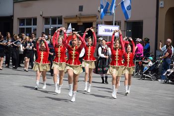 Trwają Dni Rybnika. Deptakiem przeszła parada w ramach festiwalu "Złota Lira"