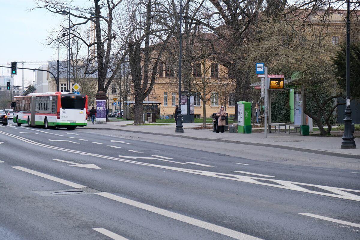 Przystanek autobusowy Plac Litewski 02