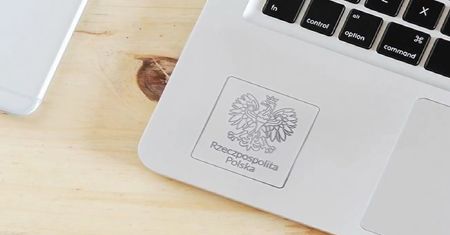 Laptop dla 4-klasistów. Pierwsze urządzenia trafiły do uczniów