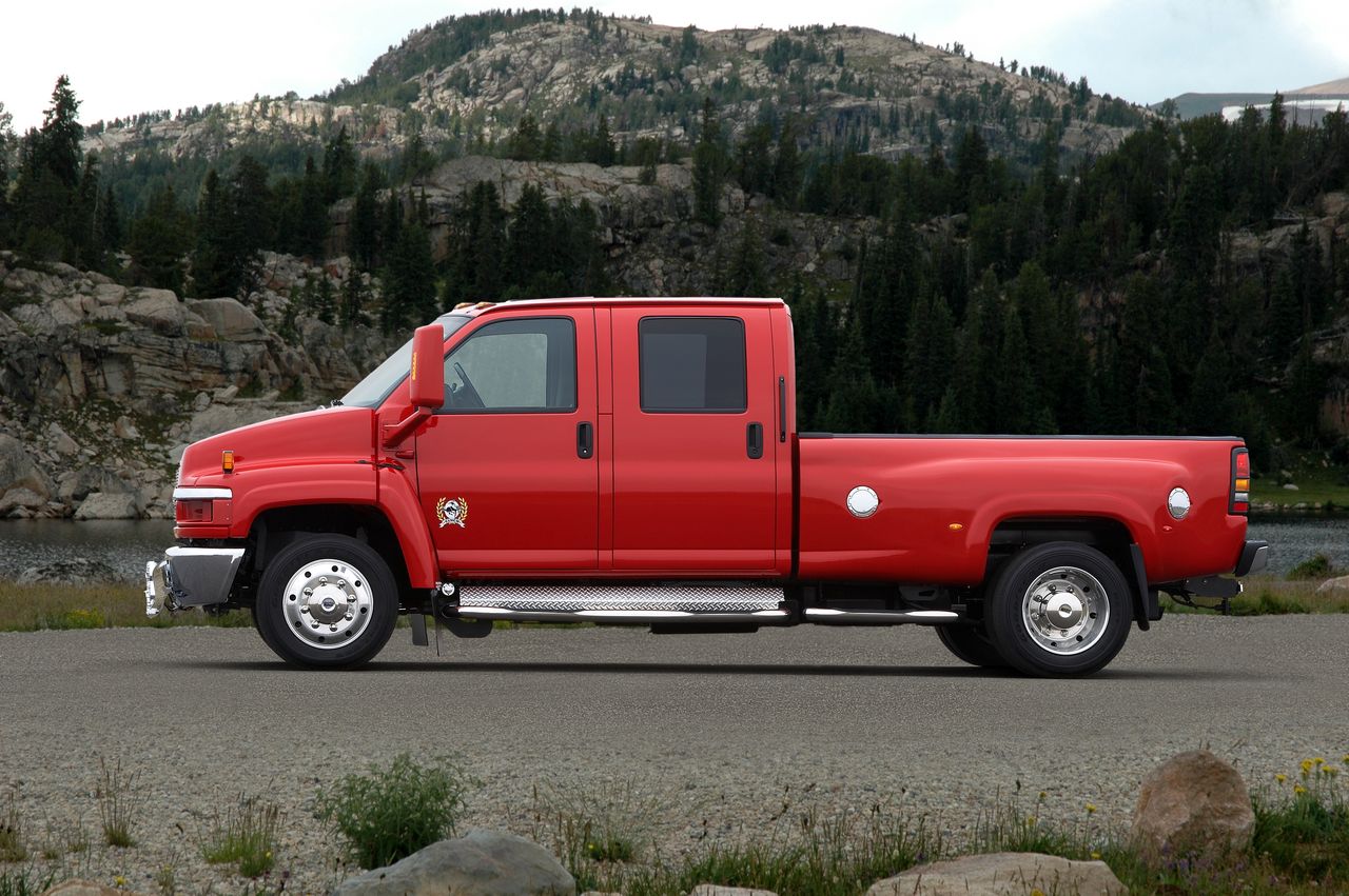 Chevrolet Kodiak C4500 - tak wygląda auto, na którym bazuje "Bestia"