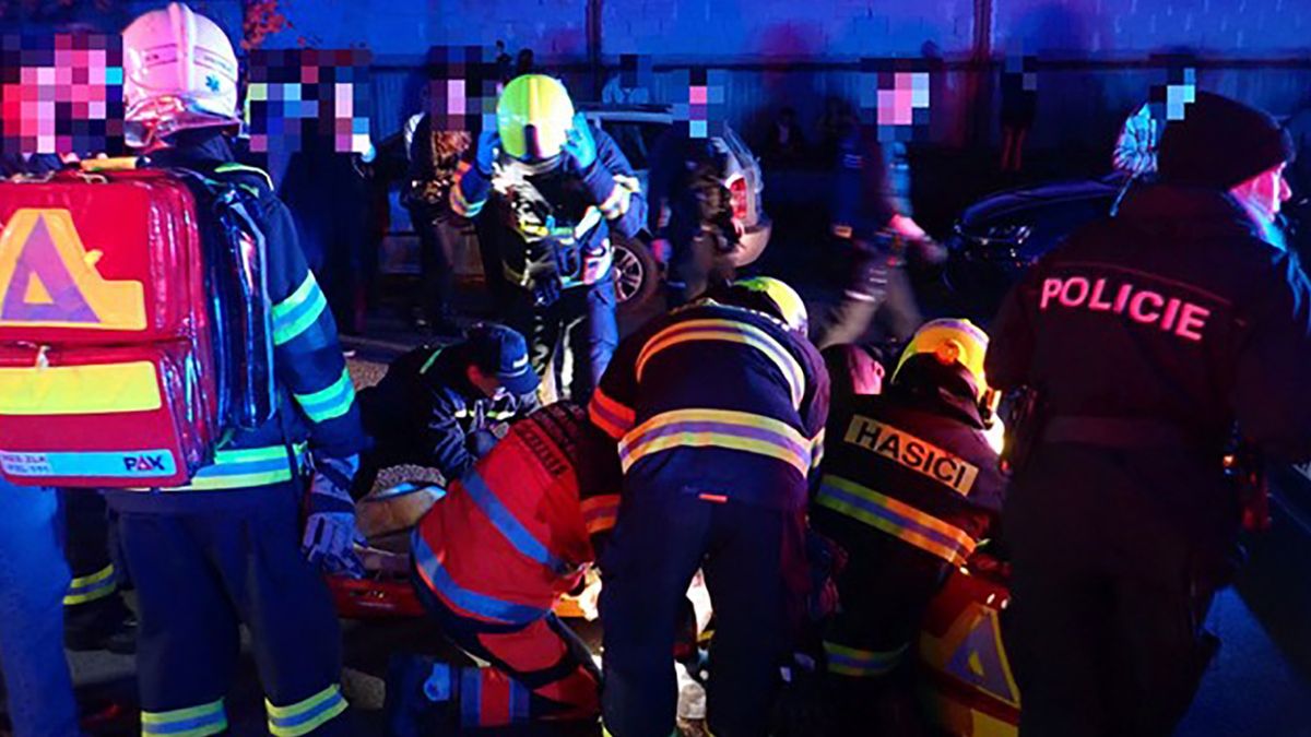 Przed klubem w Czechach wybuchła panika. 8 osób zostało rannych