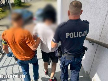 Żagań: 19-latek dźgnął nożem kobietę na przejściu dla pieszych. Za usiłowanie zabójstwa grozi mu dożywocie