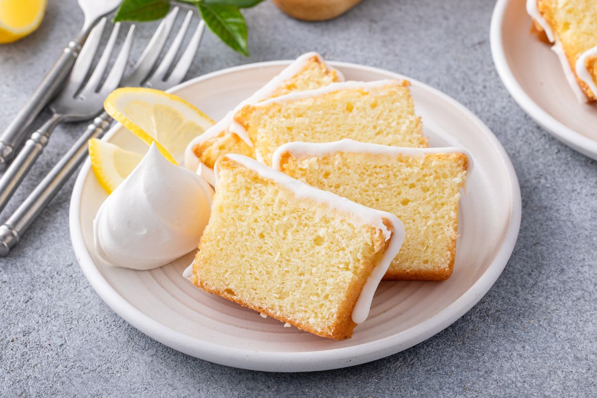 Lemon cake. Perfect for summer