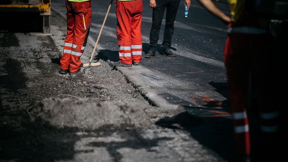 wpwiado praca roboty drogowe remont droga robotnik robotnicy