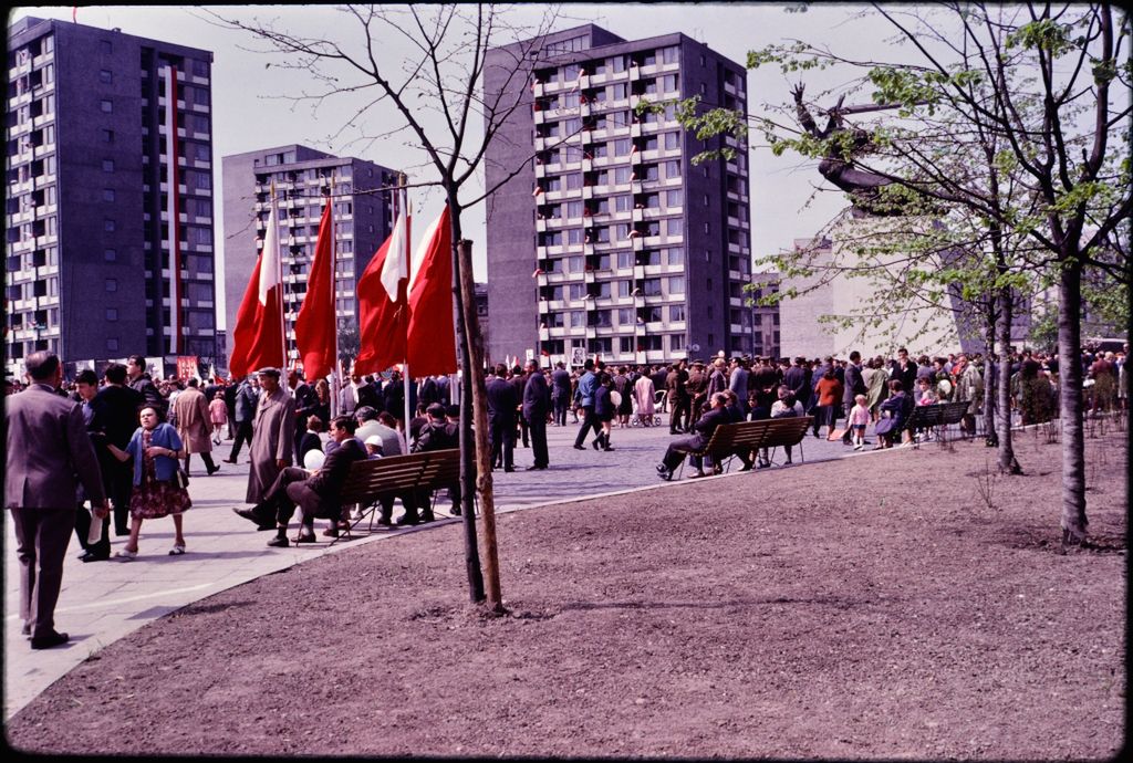 Nostalgiczna Warszawa lat 50. na nieznanych, kolorowych zdjęciach profesora z USA 25