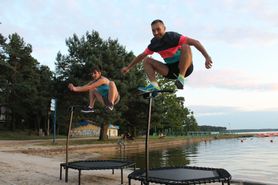 Pretekst do zabawy dla dorosłych, czyli co nieco o najnowszym polskim trendzie – zajęciach na trampolinach