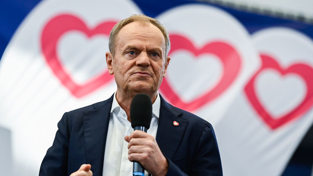 KRAKOW, POLAND - APRIL 03: Poland's Prime Minister, Donald Tusk delivers a speech as he takes part in a campaign rally ahead of the Polish local elections on April 03, 2024 in Krakow, Poland. Local elections are being held across Poland on April 7th to elect regional assemblies, county and municipal councils, and mayors of municipalities and cities. (Photo by Omar Marques/Getty Images)