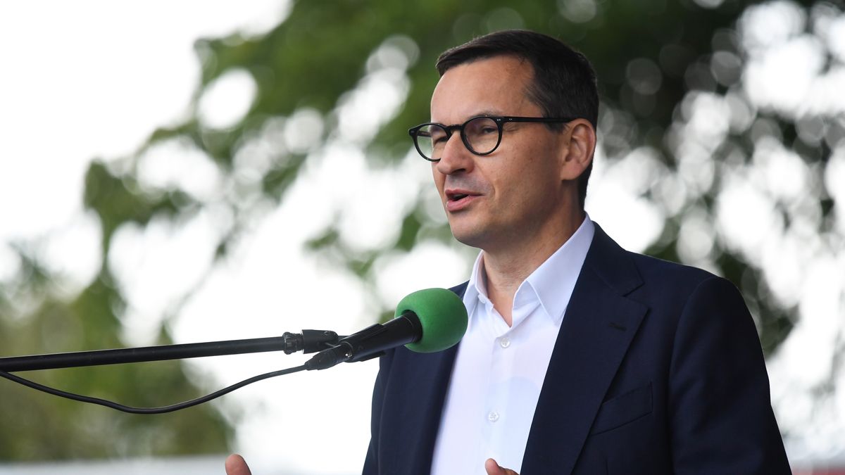 Na zdjęciu Mateusz Morawiecki w trakcie spotkania z mieszkańcami Myśliwca