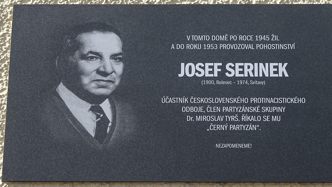 Tablica upamiętniająca Josef Serinka
