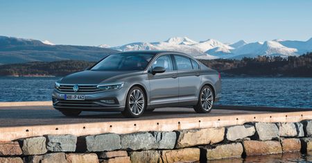 Volkswagen Passat po liftingu wyceniony. Na razie nie zamówisz manualnej skrzyni biegów