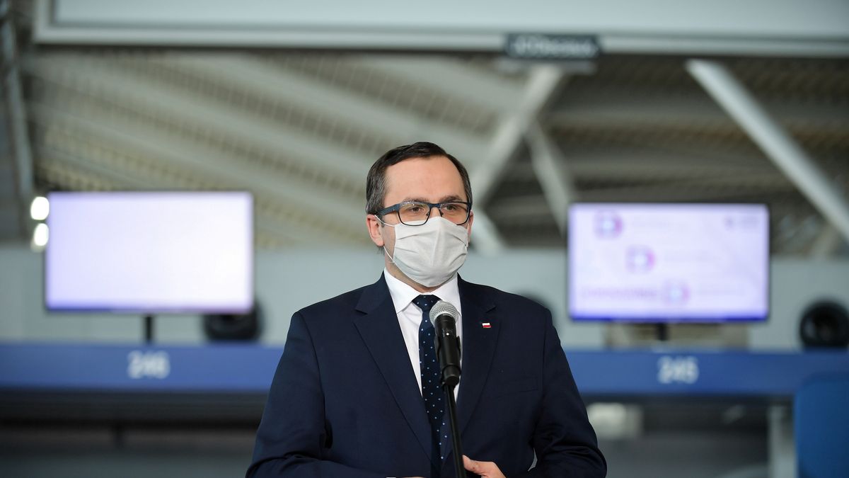 Lotom międzynarodowym będzie towarzyszyć "nowa normalność".