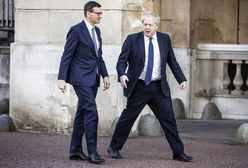 Brytyjski premier chce podążyć tropem Morawieckiego. Ratuje twarz?