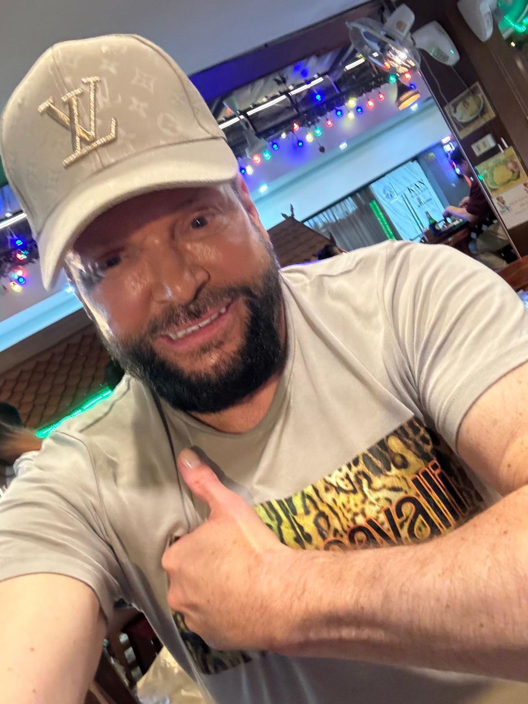 Krzysztof Rutkowski chwali się wystawnym życiem i zakupami.