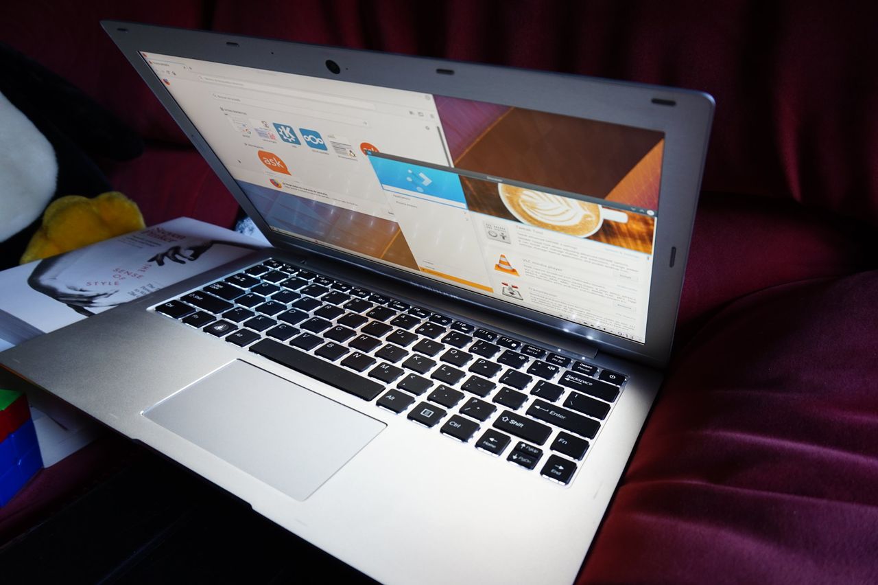 Lekki laptop dla miłośników Linuksa i KDE teraz nieco tańszy i znacznie wydajniejszy