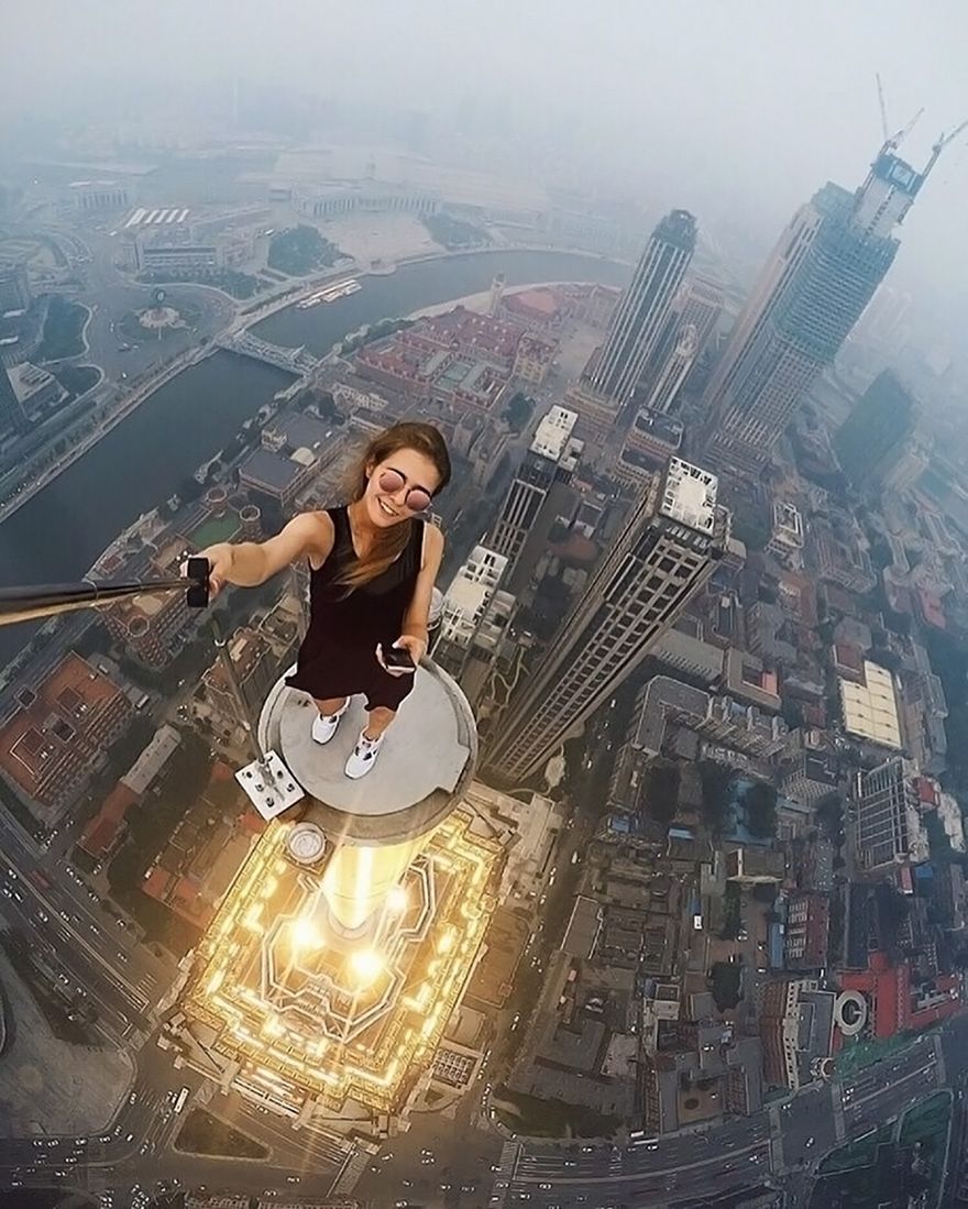 Szalona Rosjanka i jej niesamowite selfie. Od tych widoków może zakręcić się w głowie! 2