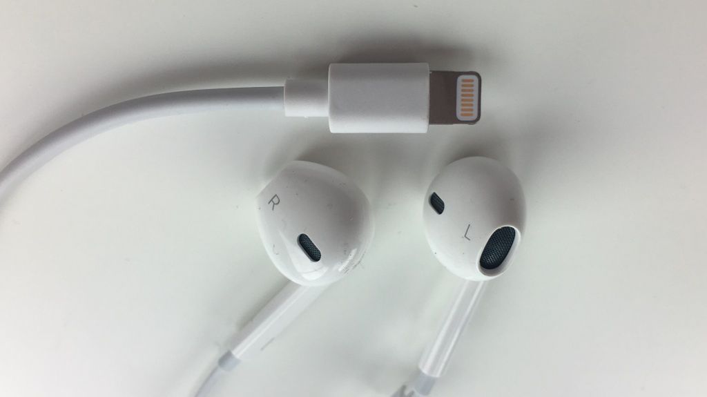 AirPods – nowe, bezprzewodowe słuchawki Apple’a. Żegnaj, minijacku, nie jesteś już potrzebny 2
