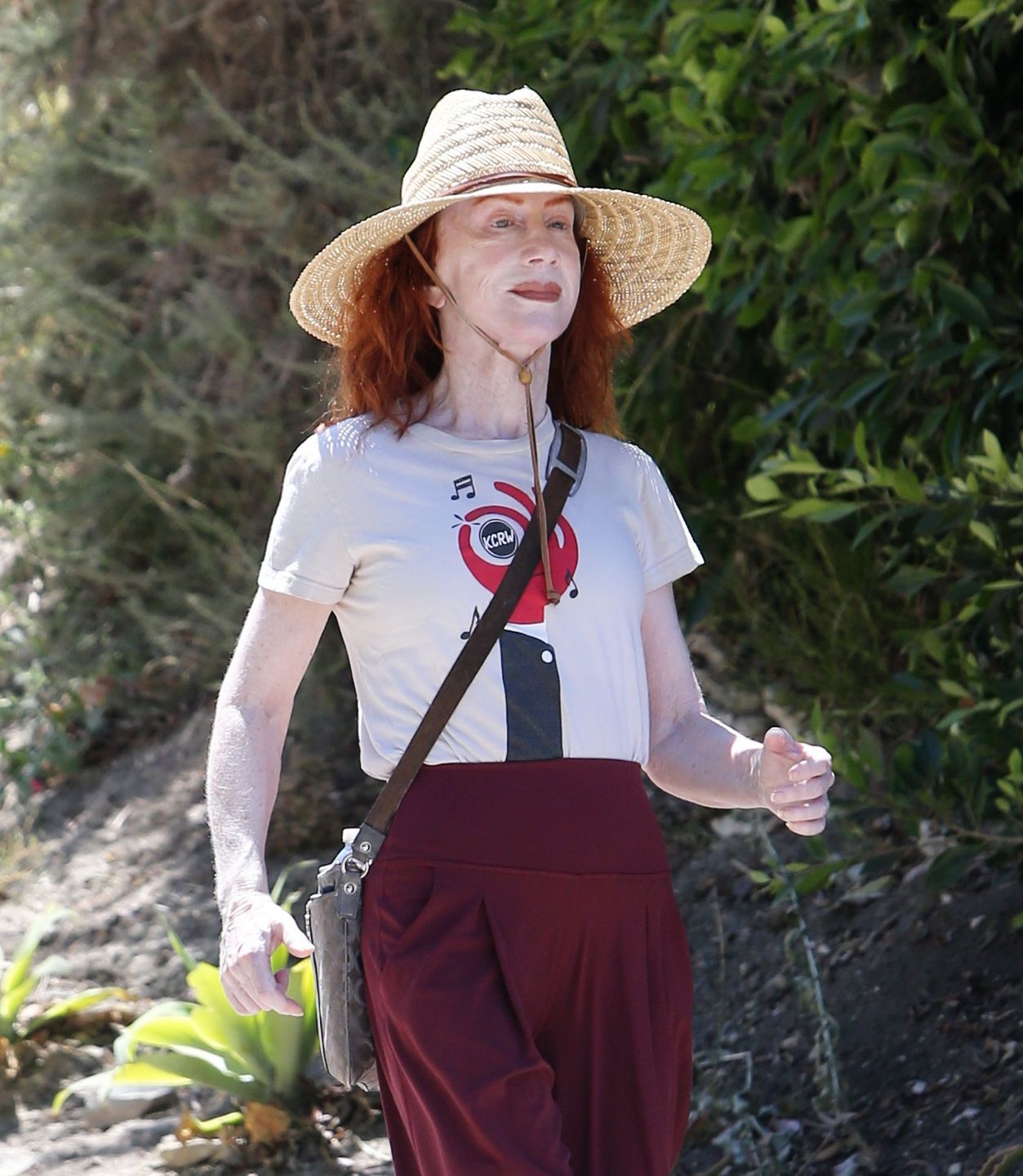 Kathy Griffin chwali się efektami trzeciego liftingu na spacerze