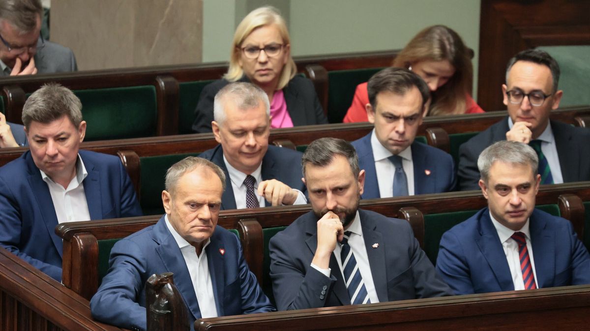 19. posiedzenie Sejmu X kadencji
Fot. Mateusz Grochocki/East News, Warszawa, 11.10.2024. 19. posiedzenie Sejmu X kadencji. Lawy rzadowe.
N/z: Jan Grabiec, Tomasz Siemoniak, Andrzej Dominski, Dariusz Klimczak, Donald Tusk, Wladyslaw Kosiniak-Kamysz, Krzysztof Gawkowski
Mateusz Grochocki