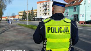 Staszowscy policjanci pomogli angielskim skautom, którzy brali udział w wyzwaniu