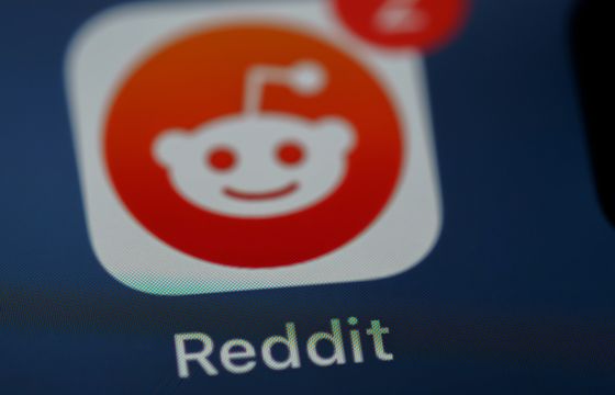 Reddit pochwalił się dobrymi wynikami finansowymi. Zawdzięcza to rozwojowi AI