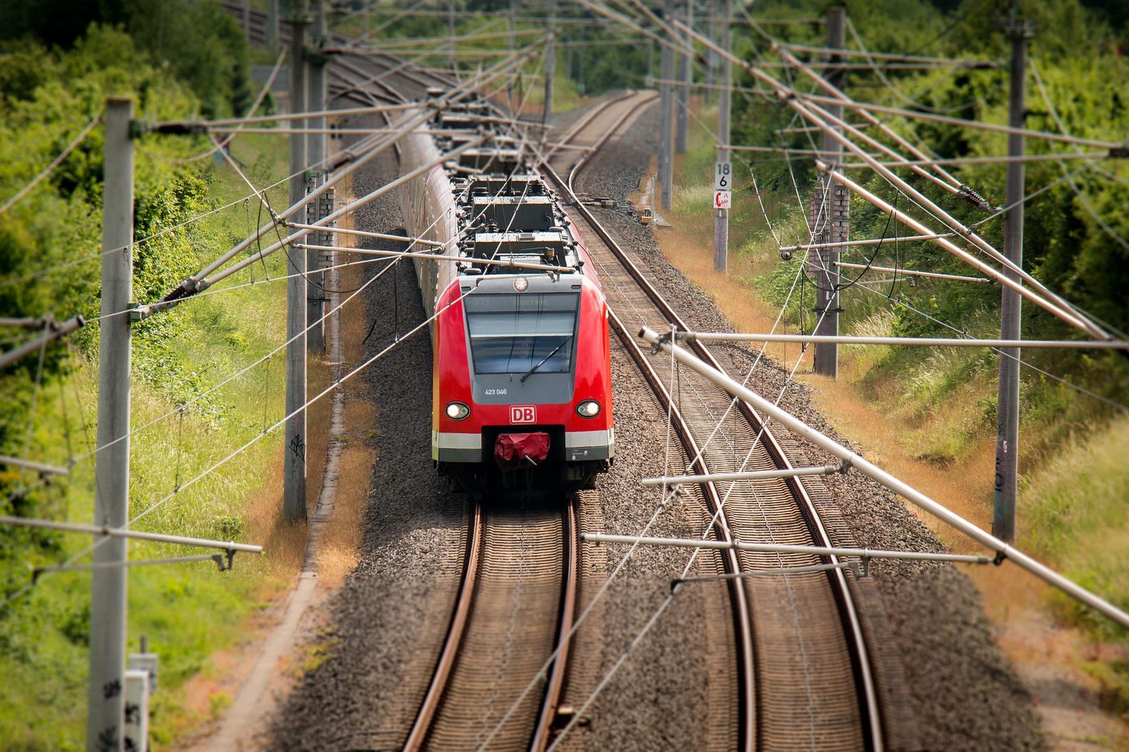 Koronawirus w pociągu. Sanepid apeluje o niezwłoczny kontakt. Szczegóły połączeń