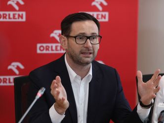 Orlen po fuzji z Lotosem będzie musiał sprzedać 376 stacji? Obajtek: to manipulacje