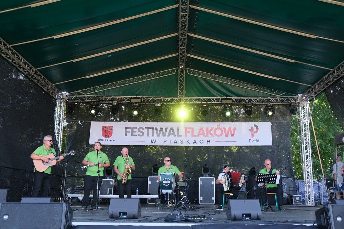 Występ Górniczej Kapeli Podwórkowej Karbon z Puchaczowa na Festiwalu Flaków w Piaskach