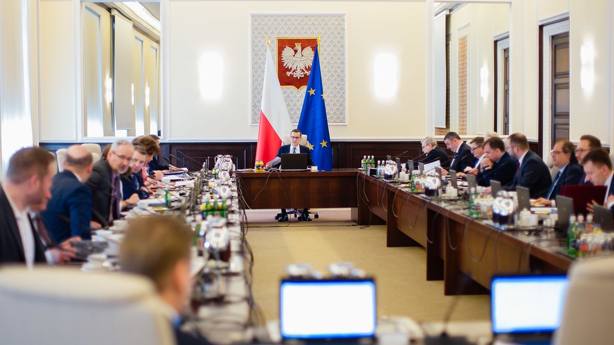 Rząd zajmie się projektem noweli o strategicznych inwestycjach w sieci przesyłowe