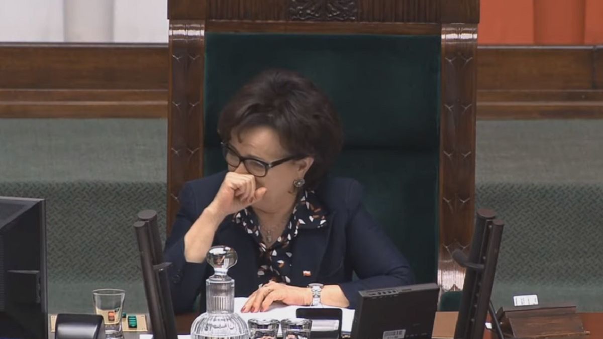 Marszałek Elżbieta Witek nie mogła powstrzymać się od śmiechu. 