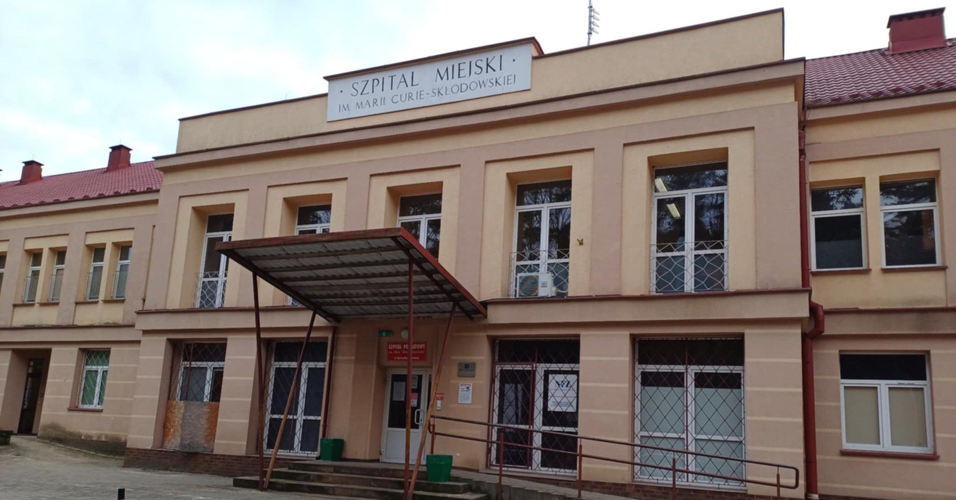 Szpital Powiatowy w Skarżysku-Kamiennej tematem sesji. Radni powiatu zaniepokojeni sytuacją w lecznicy