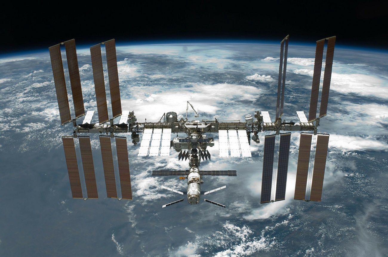 NASA: ISS uniknęła zderzenia z "kosmicznymi śmieciami". Manewr zakończony powodzeniem
