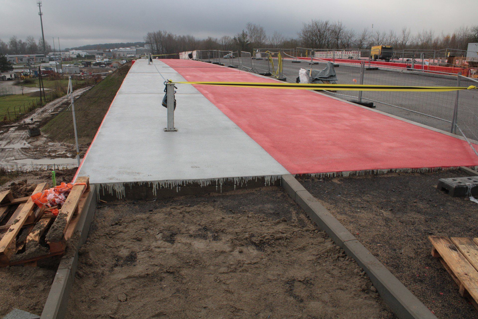 BUDOWA ŁĄCZNIKA MIEDZY ULICĄ SZCZECIŃSKĄ I STREFOWĄ