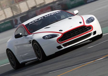 Aston Martin Vantage GT4