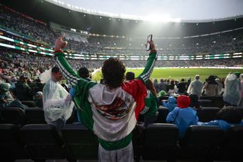 Działo się w nocy. Burza zatrzymała mundialowy mecz, ruszył z opóźnieniem