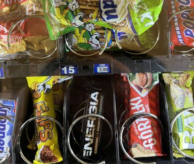 Automat nie wydał towaru, nie było odpowiedzi na reklamację. Prowokacja klienta przyniosła nieoczekiwany efekt