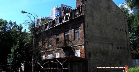 Warszawa. Burmistrz Woli: Najstarsza czynszówka nie może zniknąć