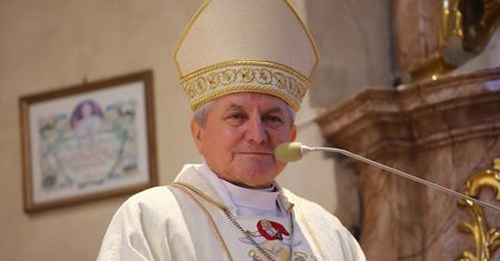 Incydent z biskupem Edwardem Janiakiem. Episkopat zabiera głos: To nie powinno się wydarzyć